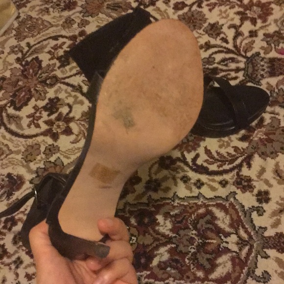 Black heels with ankle strap - Picture 3 of 4